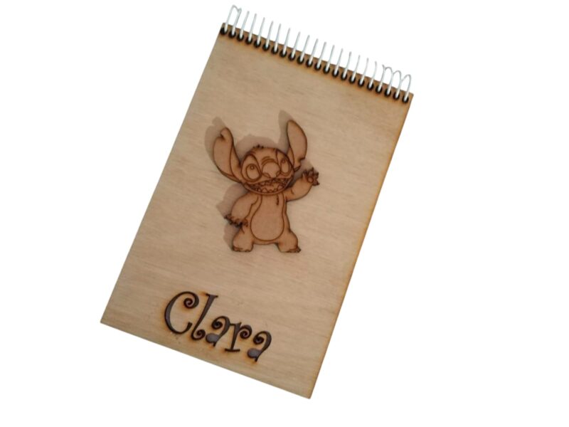 Libreta con nombre y personaje
